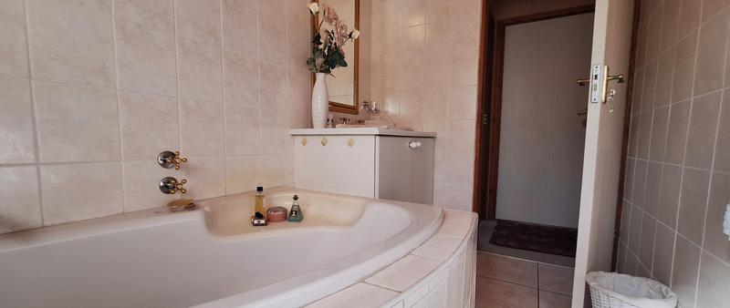 6 Bedroom Property for Sale in Groot Brakrivier Central Western Cape